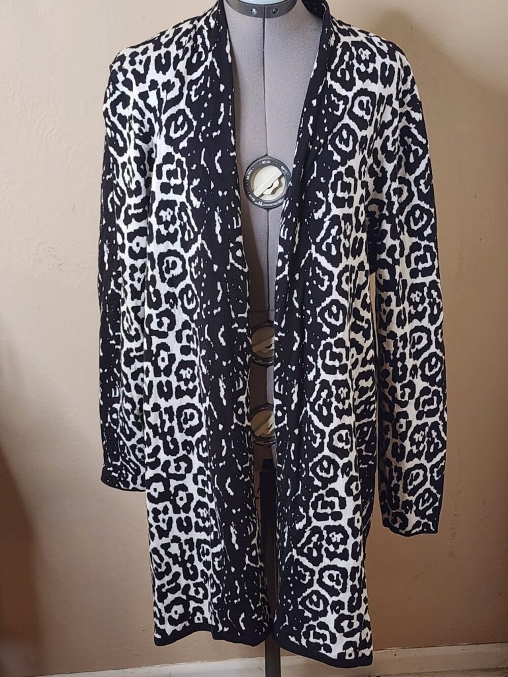 Chico's Women's Cardigan Size 2 (Large) Black White Abstract Open Front Jacket